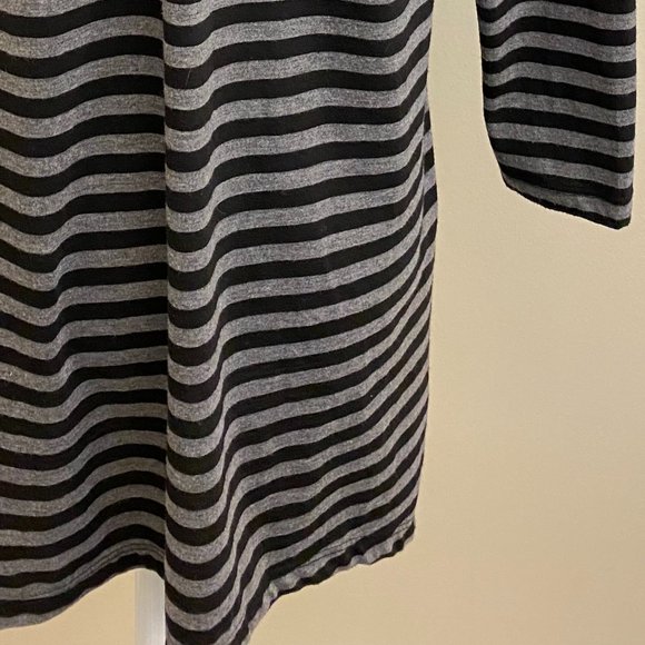 August Silk Cowl Neck Stripe Top Size Large - Picture 8 of 10
